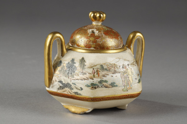 Kyo Satsuma teapot and perfume burner by Kinkozan Kyoto