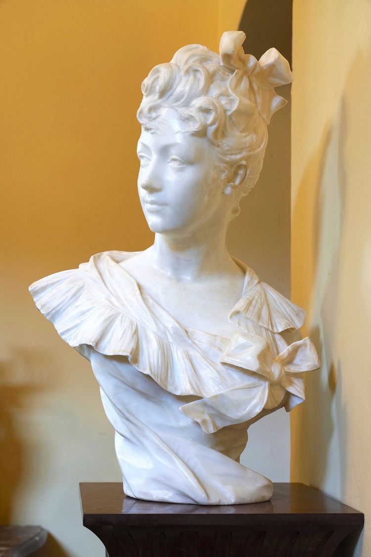 Bust of a woman in marble, Henri Emile Allouard (1844-1929)