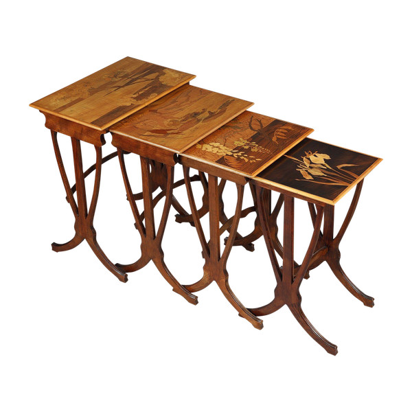 Ensemble de 4 Tables Gigognes signées Gallé