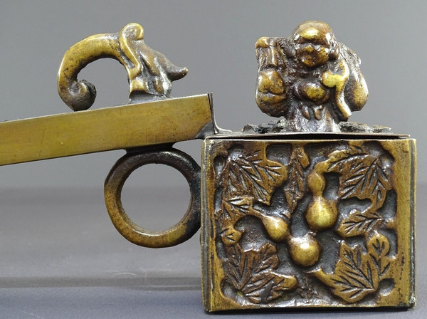 Japan, 1930s/1950s, Bronze inkwell with relief decoration of a figure and a dragon.