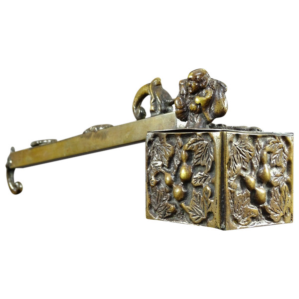 Japan, 1930s/1950s, Bronze inkwell with relief decoration of a figure and a dragon.