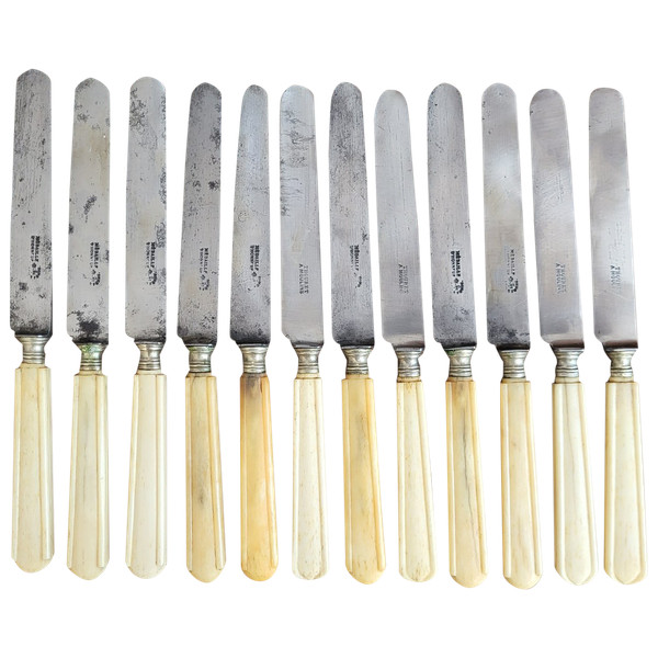 12 Messer, Stahlklinge, Elfenbeingriff, 19. Jahrhundert