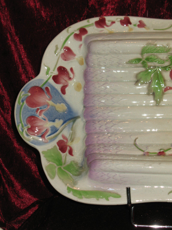 17-piece asparagus set in Saint Clément barbotine with floral decoration, Art Nouveau period