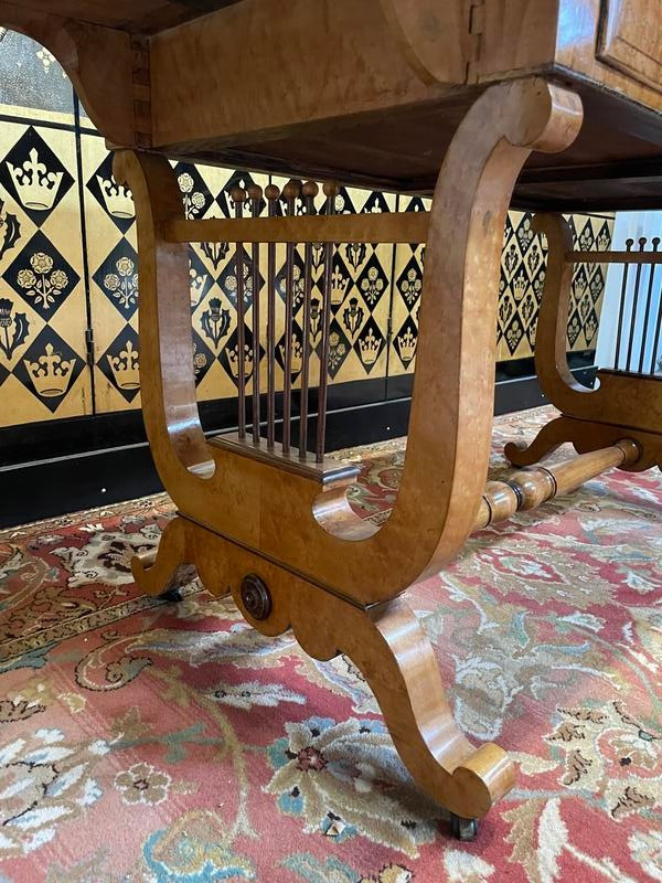 Scrivania Lyre in stile Carlo X