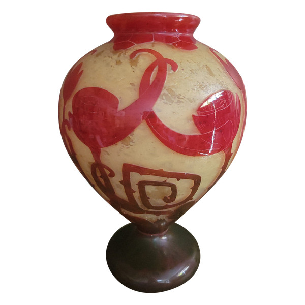 Art Deco vase on pedestal, Spirales model, signed Le Verre Français 1923/1926