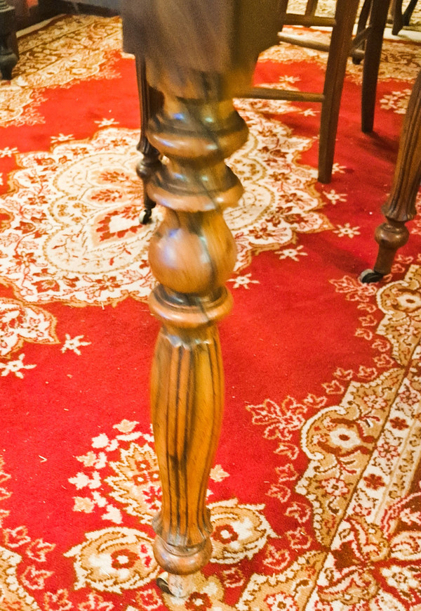 Louis-Philippe-Tisch mit zwei Klappen aus hellem Kirschholz, Ende des 19. Jahrhunderts 