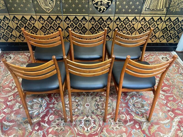 Set of 6 Scandinavian oak chairs