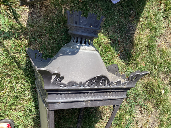 Pair of lanterns and their gallows