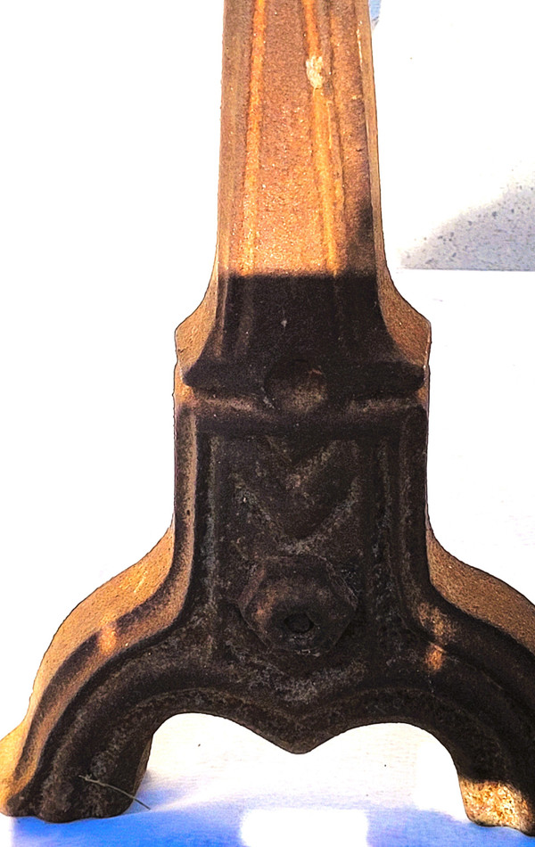 Coppia di candelabri in stile gotico