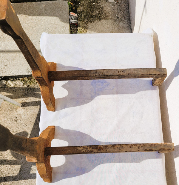 Coppia di candelabri in stile gotico