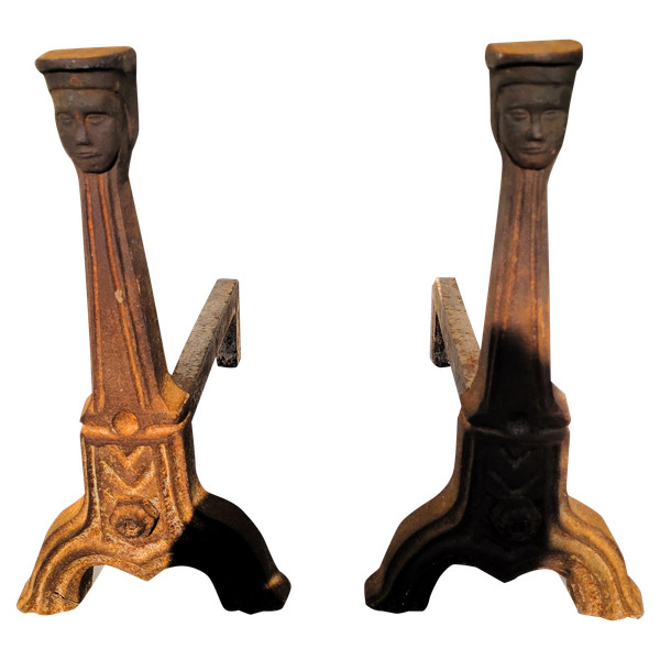 Coppia di candelabri in stile gotico