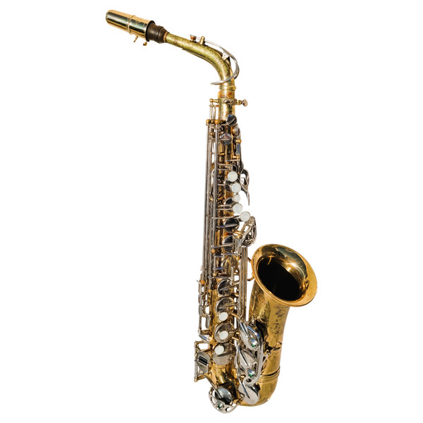 Sakura saxophone with case