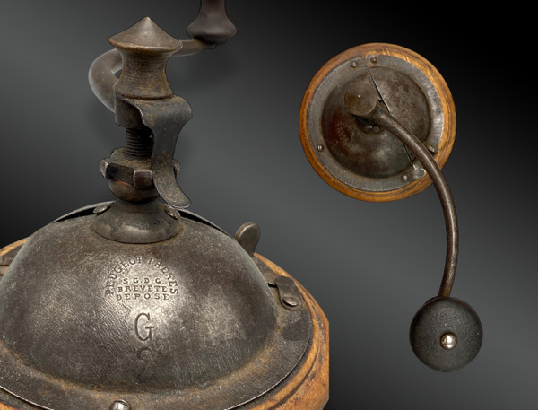 Kaffeemühle Peugeot Frères Modell G2 Frankreich XX.