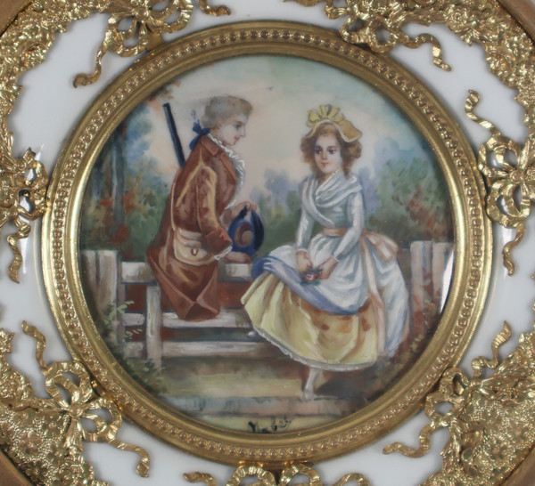 Porcelain and pompom jewelry box, late 19th century
