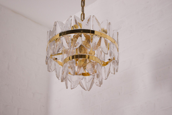 Lustre laiton doré et cristal “Corina”, Kalmar.