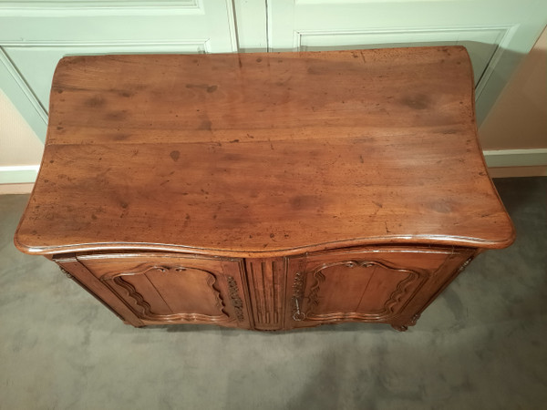 Credenza curva Luigi XV in legno di ciliegio, XVIII secolo.