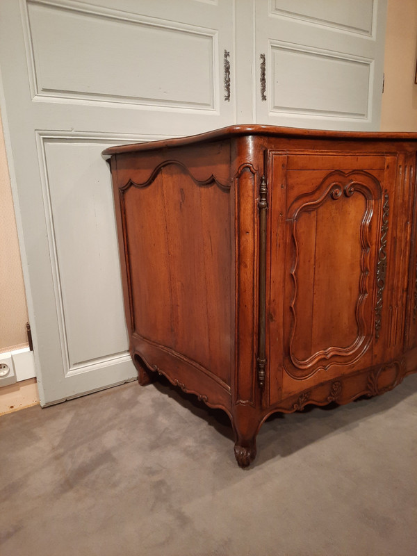 Credenza curva Luigi XV in legno di ciliegio, XVIII secolo.