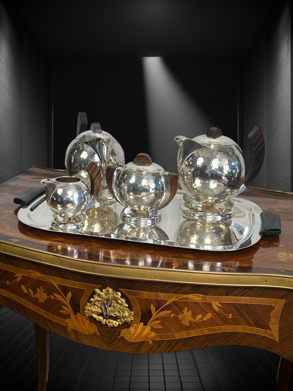 JEAN DEPRÉS ( 1889-1980 ) / HAMMERED SILVER-PLATED TEA AND COFFEE SET