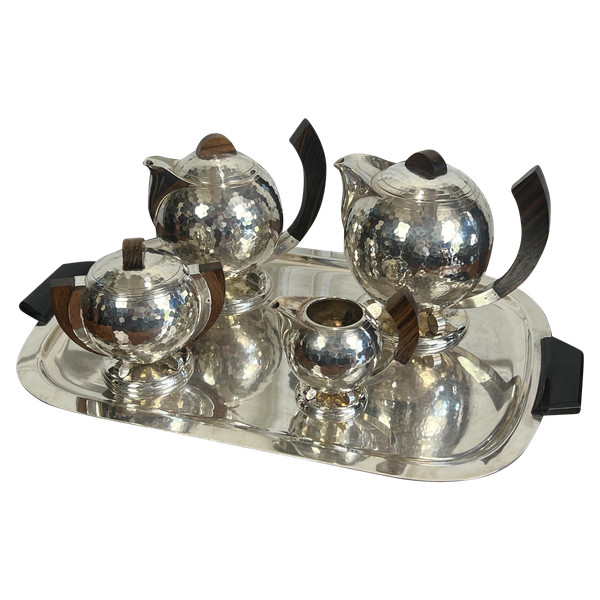 JEAN DEPRÉS ( 1889-1980 ) / HAMMERED SILVER-PLATED TEA AND COFFEE SET