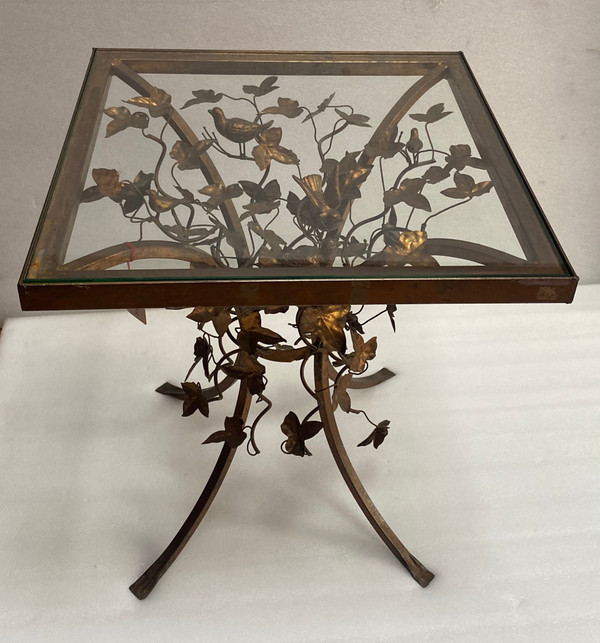 1970′ Guéridon En Fer Patiné Decor Végétal Aux Oiseaux 525 X 525 cm Hauteur : 60 cm