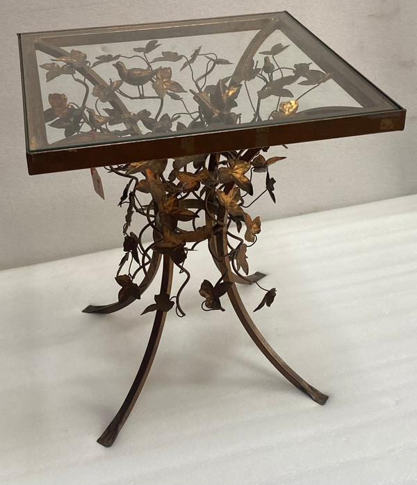 1970′ Guéridon En Fer Patiné Decor Végétal Aux Oiseaux 525 X 525 cm Hauteur : 60 cm
