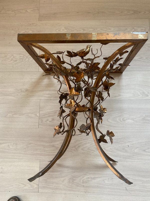 1970′ Guéridon En Fer Patiné Decor Végétal Aux Oiseaux 525 X 525 cm Hauteur : 60 cm