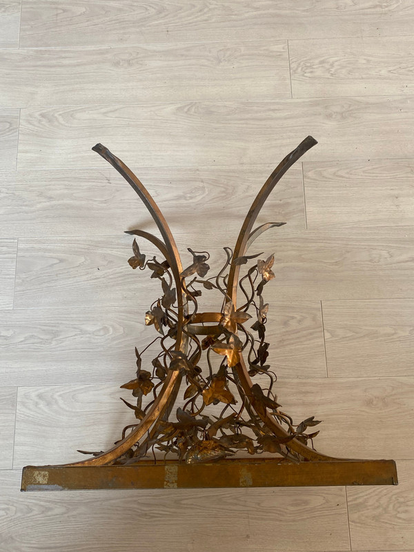 1970′ Guéridon En Fer Patiné Decor Végétal Aux Oiseaux 525 X 525 cm Hauteur : 60 cm