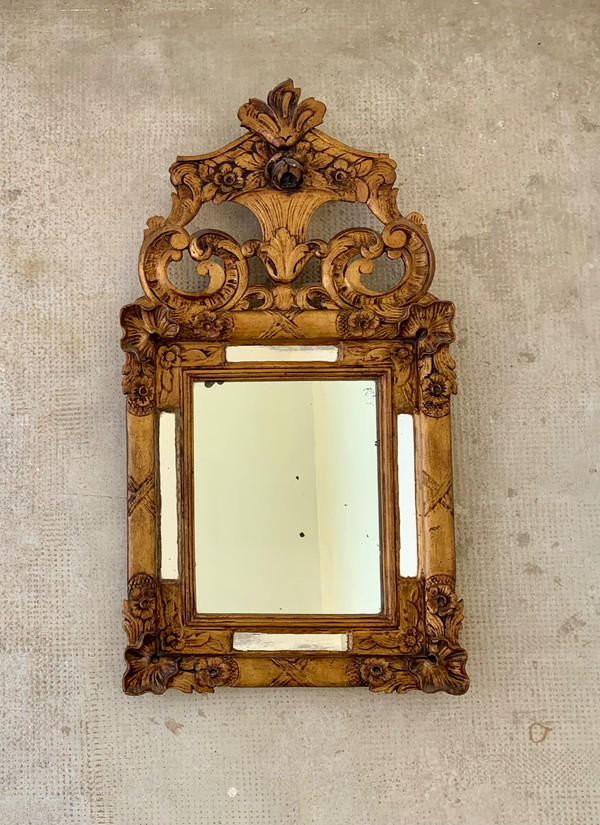Miroir à parecloses bois doré 