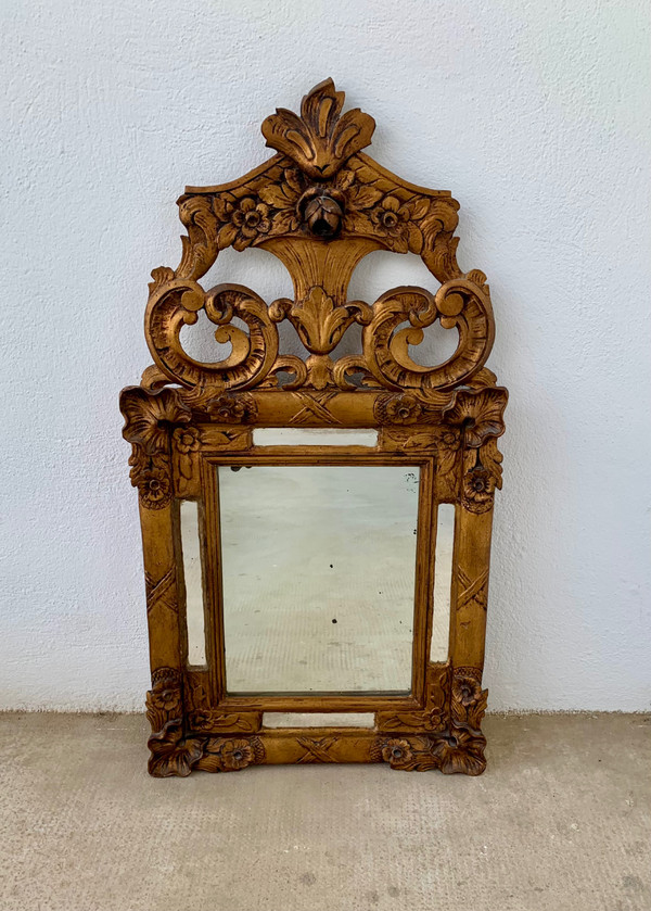 Miroir à parecloses bois doré 