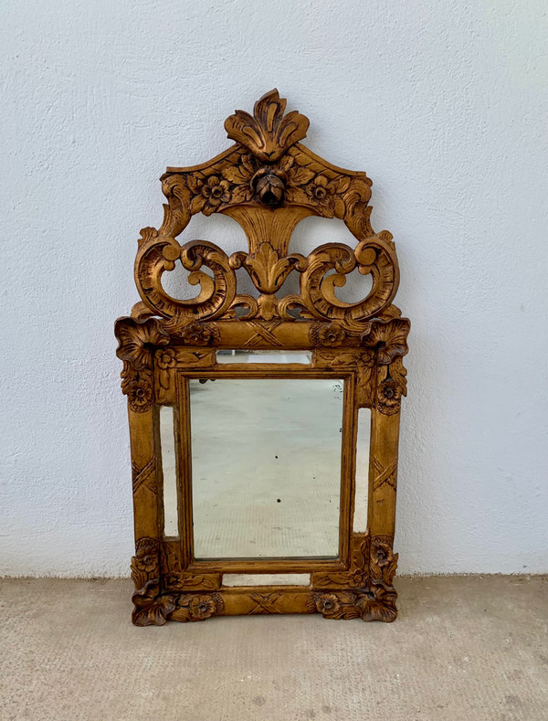Miroir à parecloses bois doré 