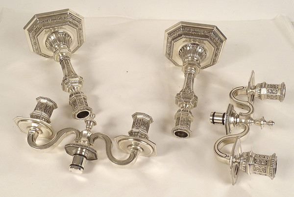 Coppia di candelabri a 2 luci Luigi XIV Christofle Dupérier Metallo argentato XX secolo