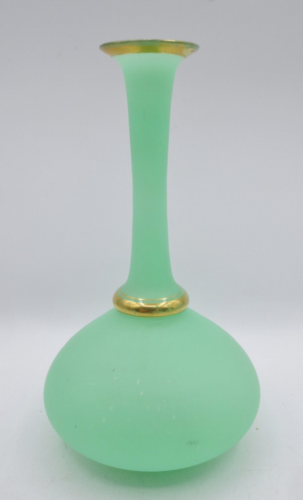 Flacon en opaline, XIXe siècle.  