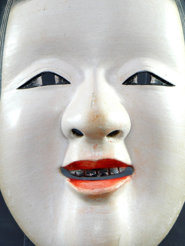 Japon, Début Du XXème Siècle, Masque De Théâtre Du Noh Personnage Ko-omote En Bois Polychrome. 