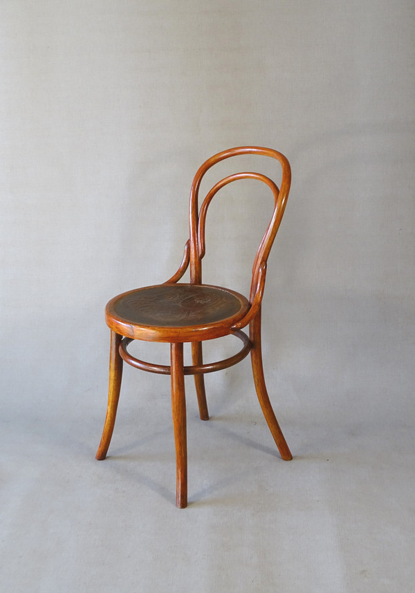 Chaise bistrot bois-courbé vers 1900 assise Art nouveau, no Thonet.