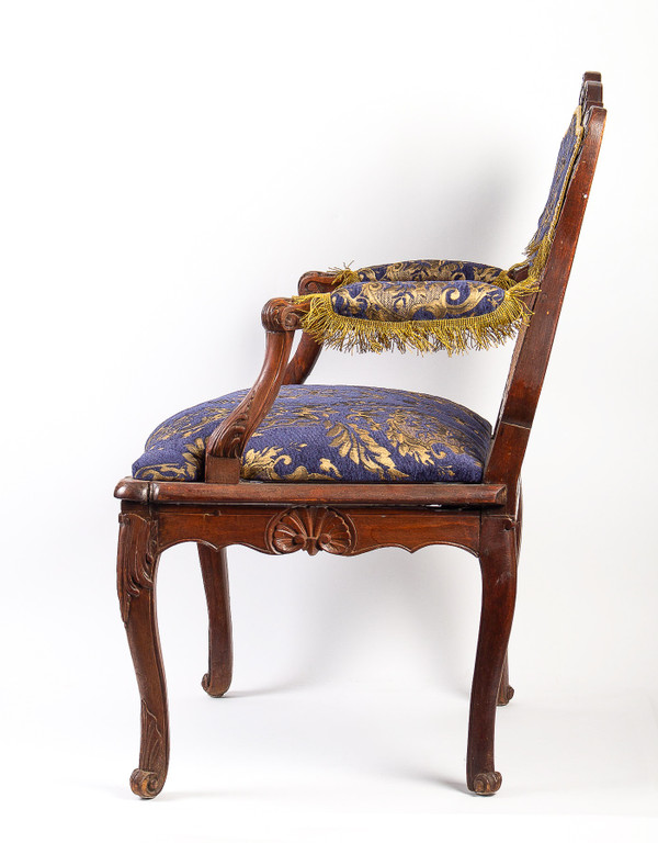 Poltrona con base a canna in legno naturale modellato e intagliato del periodo Regency, circa 1720