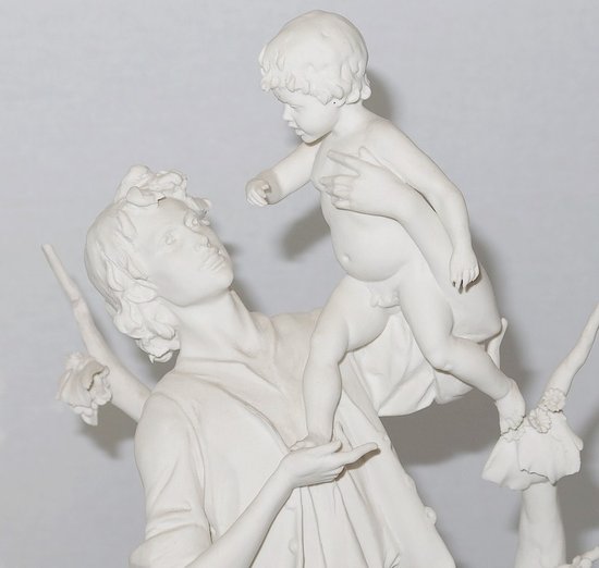  Groupe en Biscuit de Capodimonte, signé C. Villari – XXe 