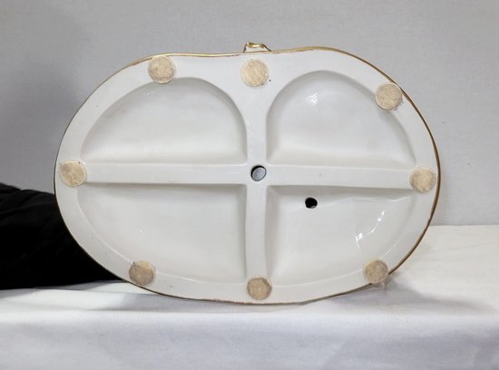  Groupe en Biscuit de Capodimonte, signé C. Villari – XXe 