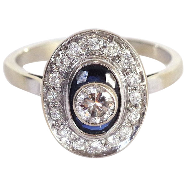 Art Deco style diamond sapphire ring in 18 karat white gold, 1970, vintage ring, synthetic sapphire