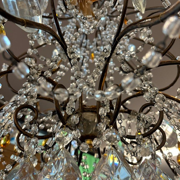  Magnifique et ancien lustre à 10 lumières en cristal Lustre . Diamètre 70 cm