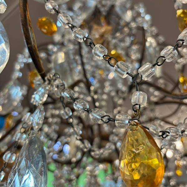  Magnifique et ancien lustre à 10 lumières en cristal Lustre . Diamètre 70 cm