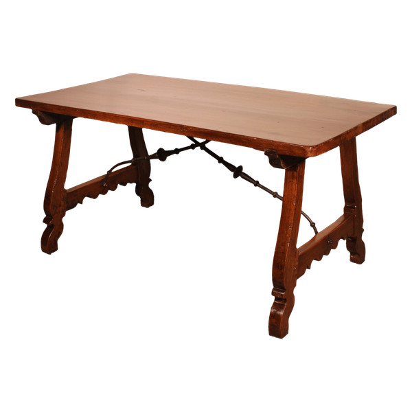 Table Espagnole En Noyer Du 17° Siècle