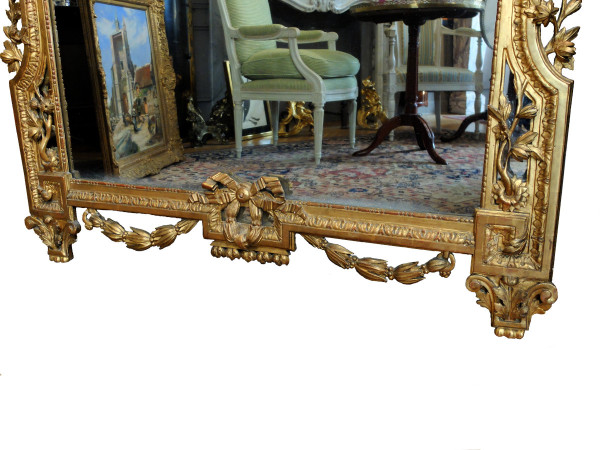 Important miroir d'époque Louis XVI en bois doré