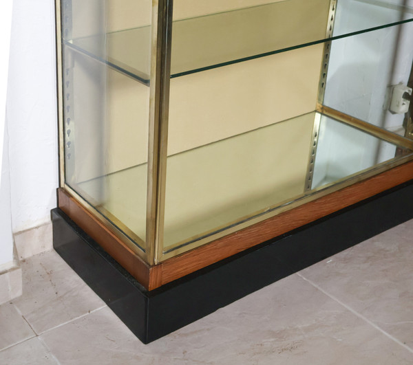 Vetrina in ottone, inizio XX secolo