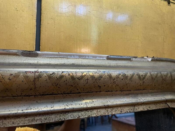 Miroir époque Louis Philippe à la feuille d’or 