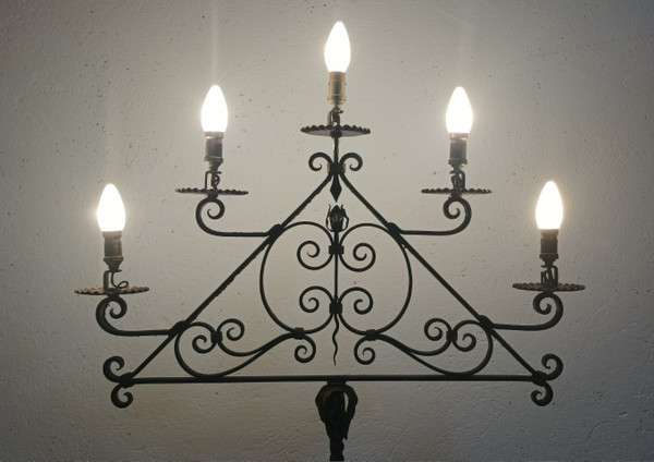 Lampada da terra in ferro battuto con 5 bracci 1940