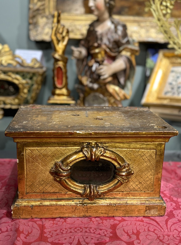 Reliquary Base In Carved And Gilded Wood - 17th century