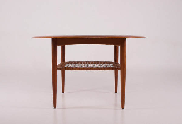Danish coffee table Johannes Andersen.