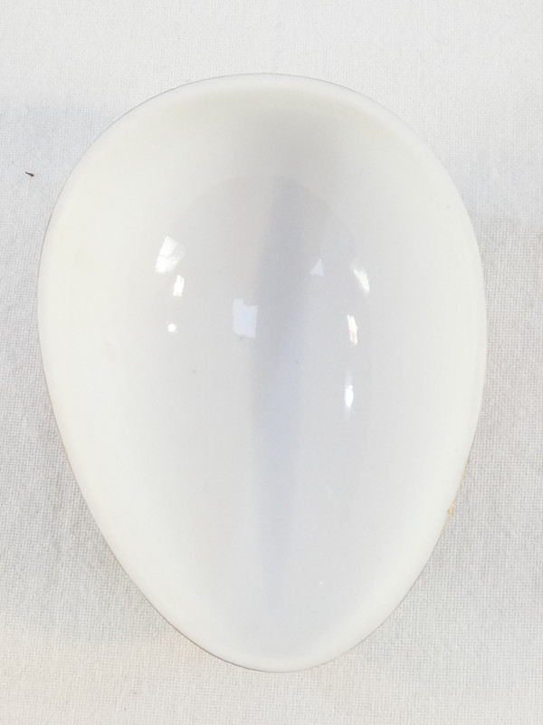 RARE FANCY BOX Porcelain egg lying down HEREND HUNGARY collection MACAO black background