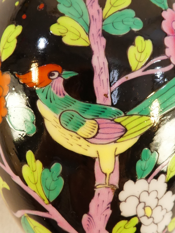 RARE FANCY BOX Porcelain egg lying down HEREND HUNGARY collection MACAO black background