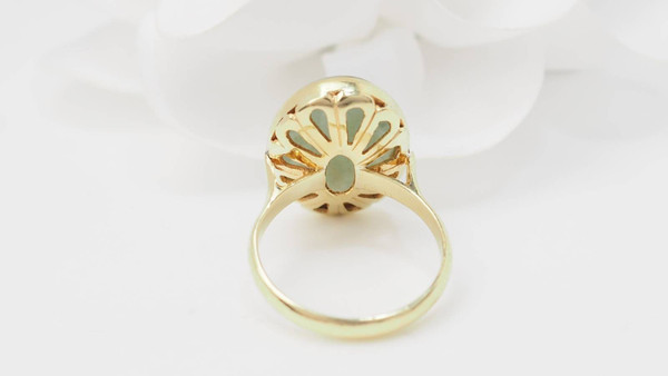 Anello vintage in oro giallo e cabochon di Giada